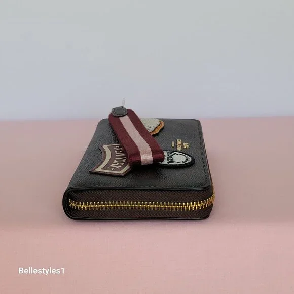 COACH Signature Canvas With Ski Patches Zip-Around Wallet/Wristlet-Brown Black⭐ - Picture 11 of 16